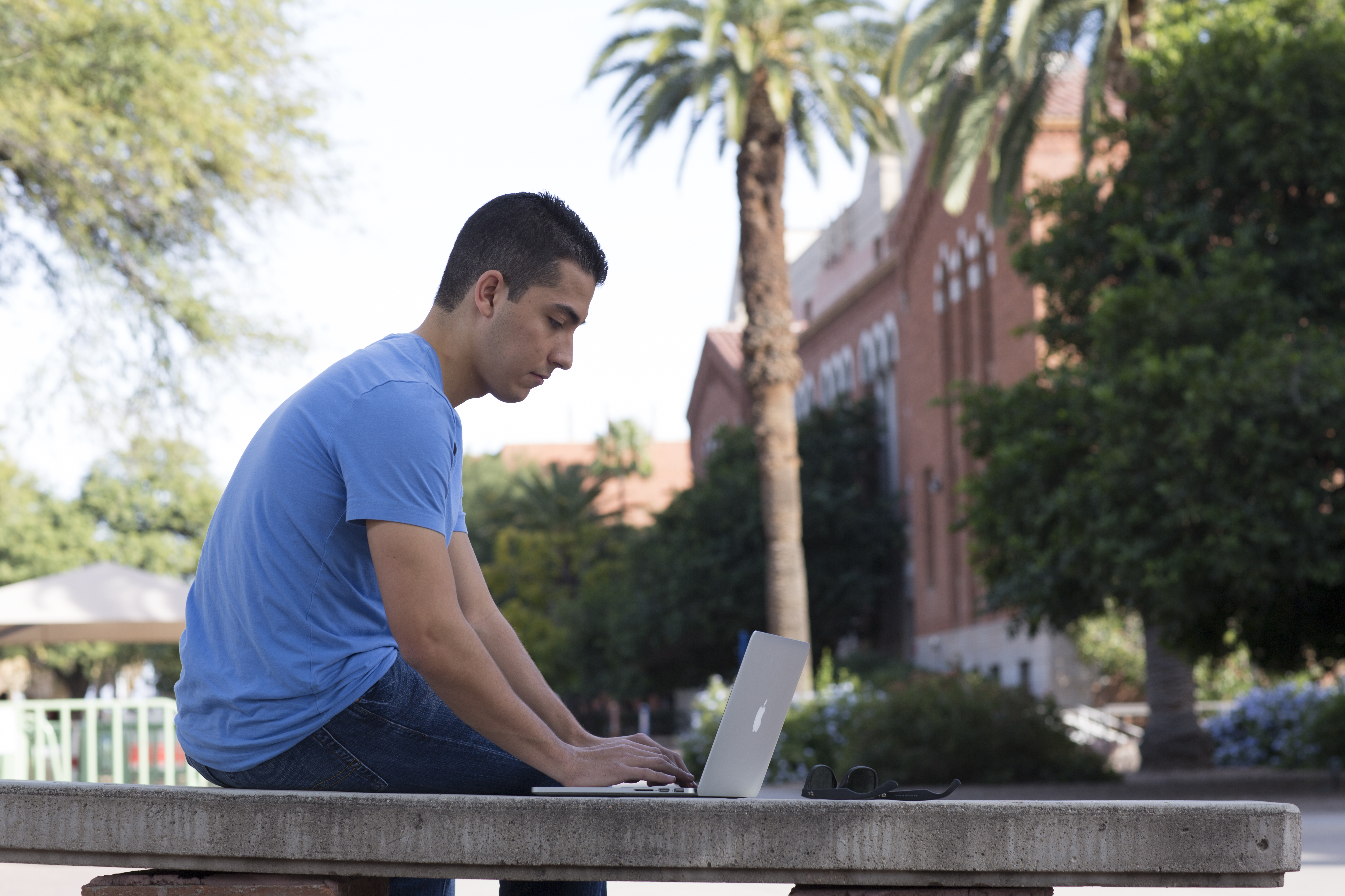 Apply Flinn Foundation